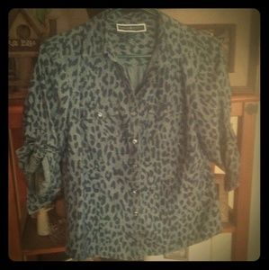 !!5/$25!! Classic style denim animal print shirt